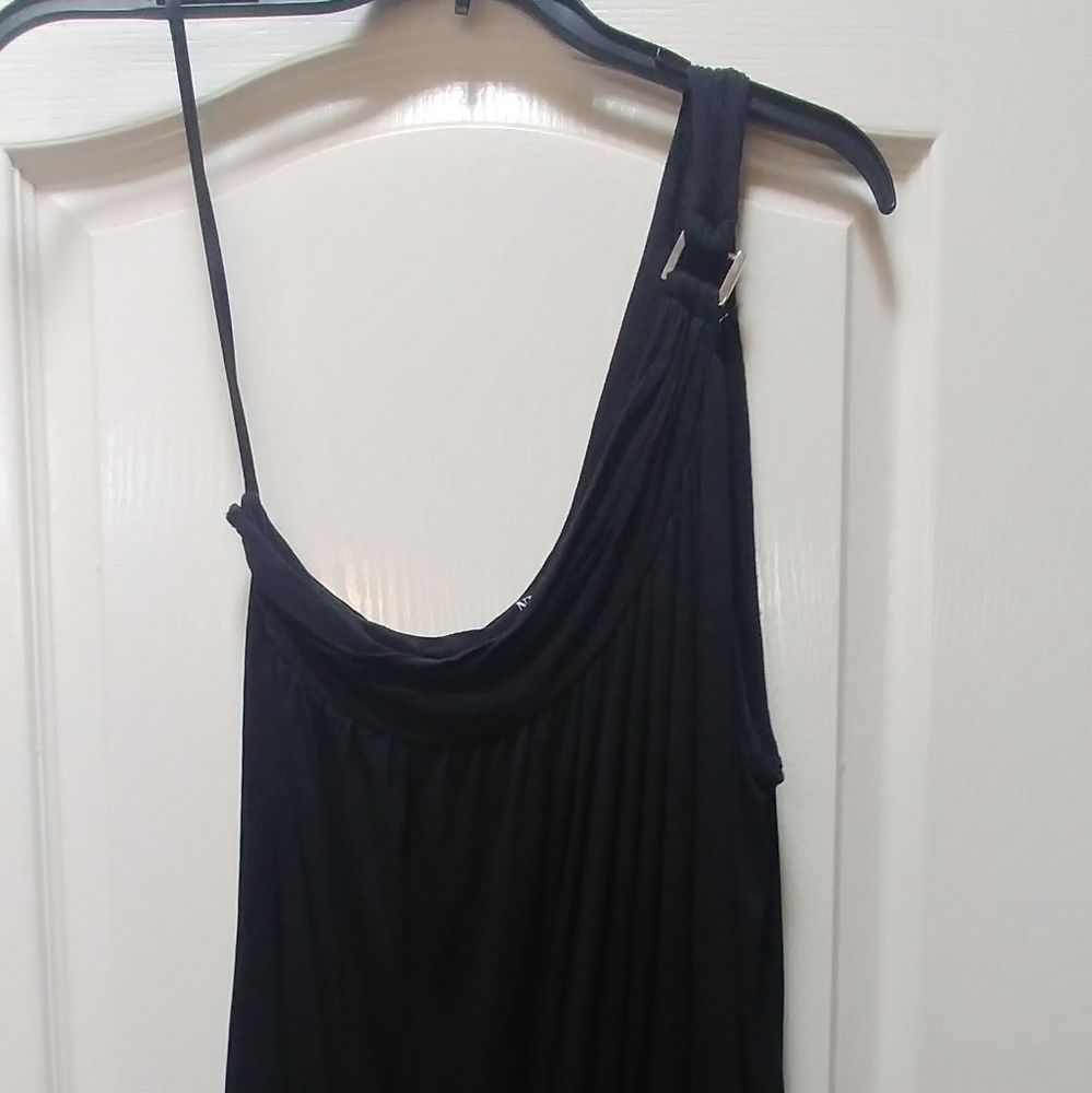 One shoulder top With tapered bottom